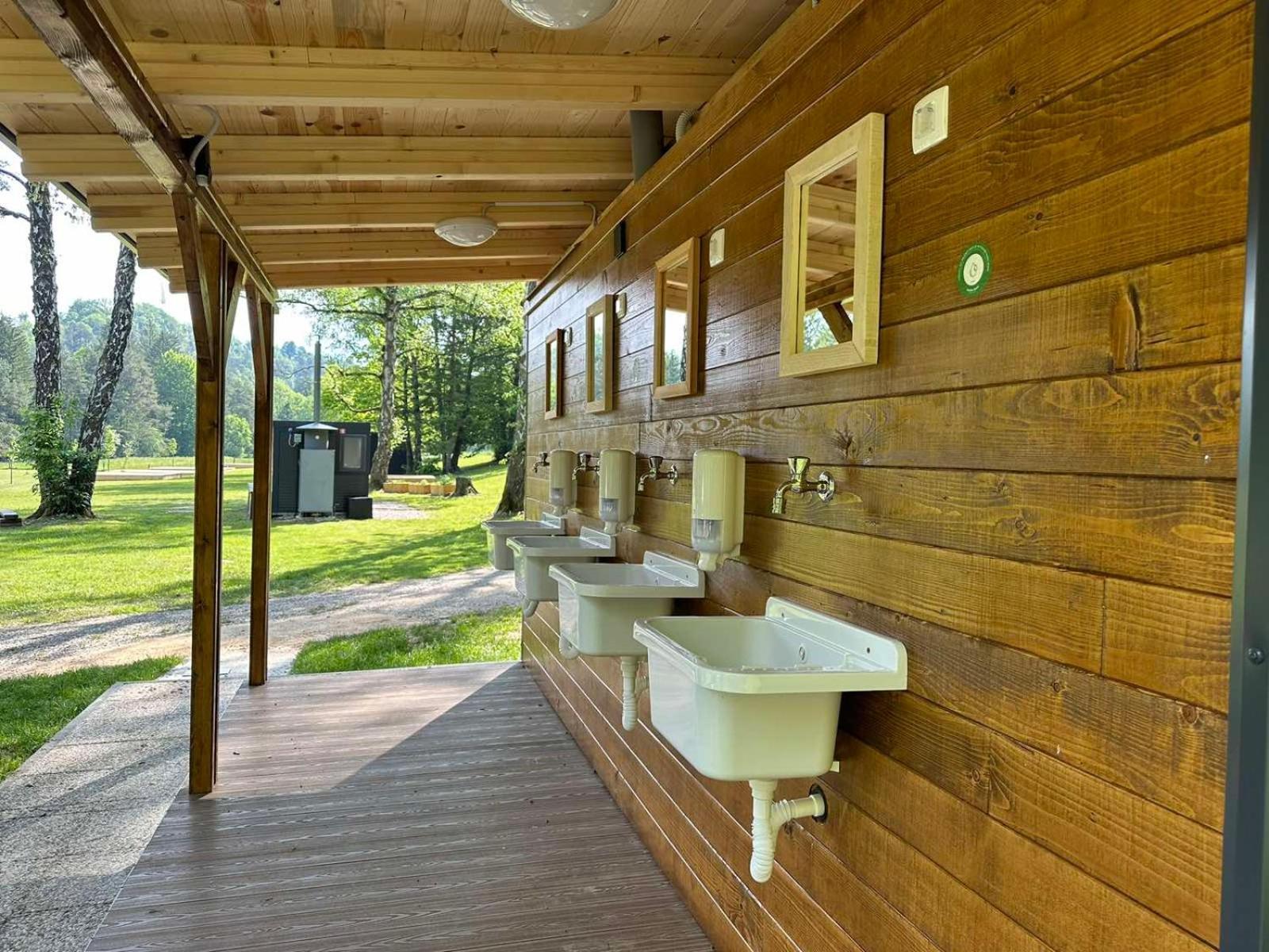 Eco River Camp - Pitches Radovljica Ngoại thất bức ảnh